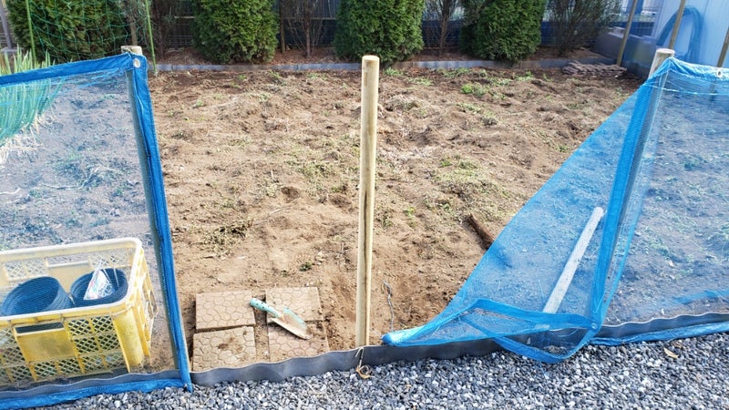 家庭菜園の防風ネットの支柱を補修しました おっちーのブログ