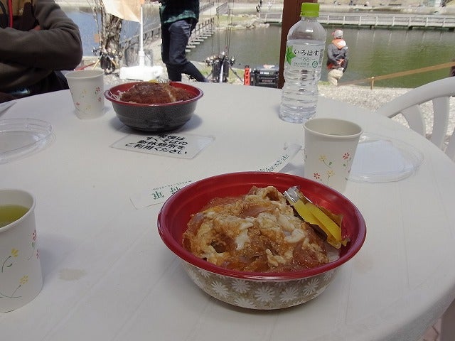 平谷湖フィッシングスポット公式ブログ湖を眺めながら食べるお弁当はいかがですか♪　　～ポカポカ陽気の釣り日和～