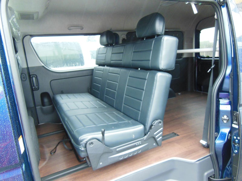 200系ハイエースワイドS-GLの座席交換 | ハイエース200系 ティピーアウトドアデザイン