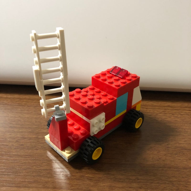 レゴクラシックで消防車作りました Legolog