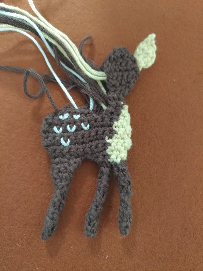 かぎ針編みの動物ブローチ♡鹿が完成 小さくて可愛い物をいっぱい並べたい