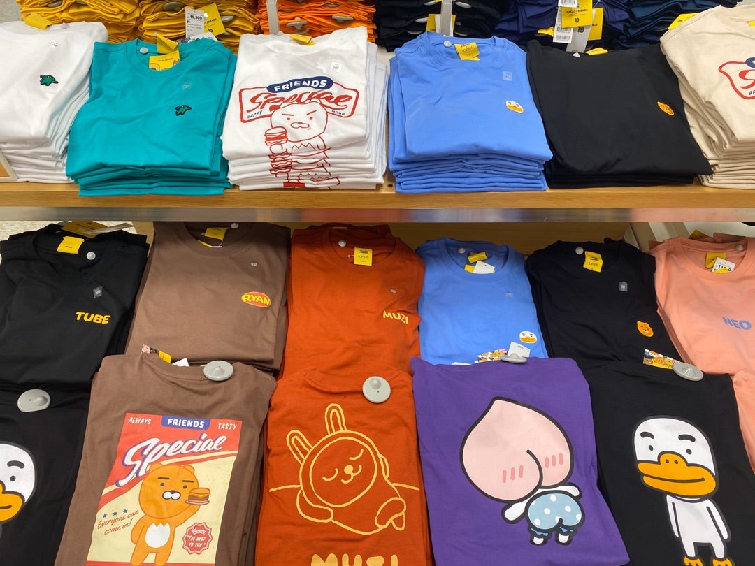 韓国ファッションブランドでカカオフレンズTシャツ販売中 | 韓国 釜山