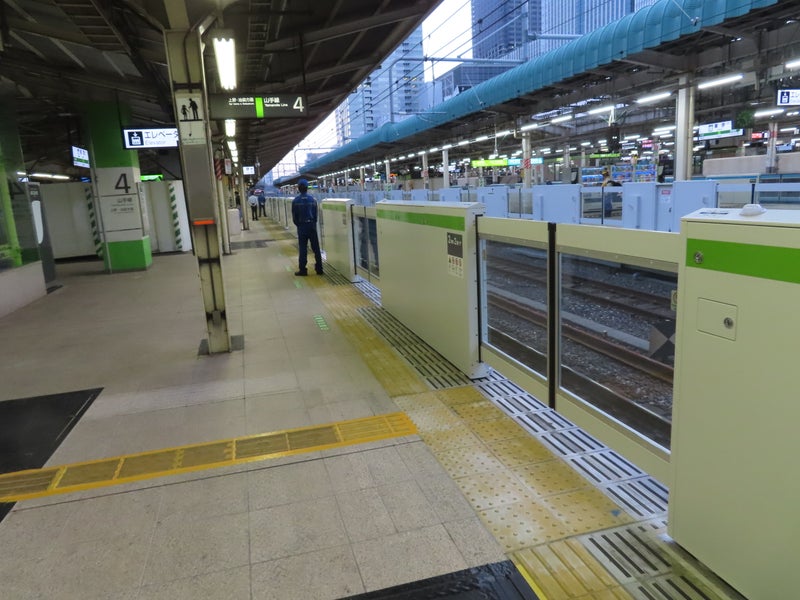東京駅の 山手線 と 京浜東北線 ホームドアが使用開始されました さんちゃんの駅ブログ