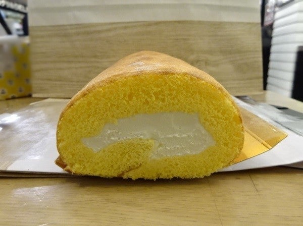 シーキューブ 東京駅 桜のティラミスカップ 珠洲の塩キャラメルのロールケーキ むしろパフェになりたい 脱パフェしちゃったけど