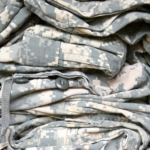 実物アメリカ軍デジカモ迷彩柄カーゴパンツ軍物軍服