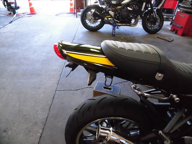 誠実】 Z900RS 20年 ロングテールカウルキット インナーフェンダーあり