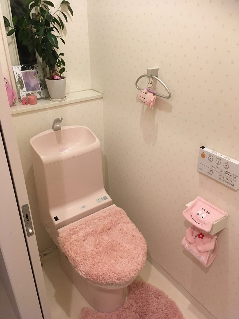 ピンクとバーバパパ多めの我が家のトイレ アラフォー双子主婦の大好きな色と物で作る心地よいお家作り