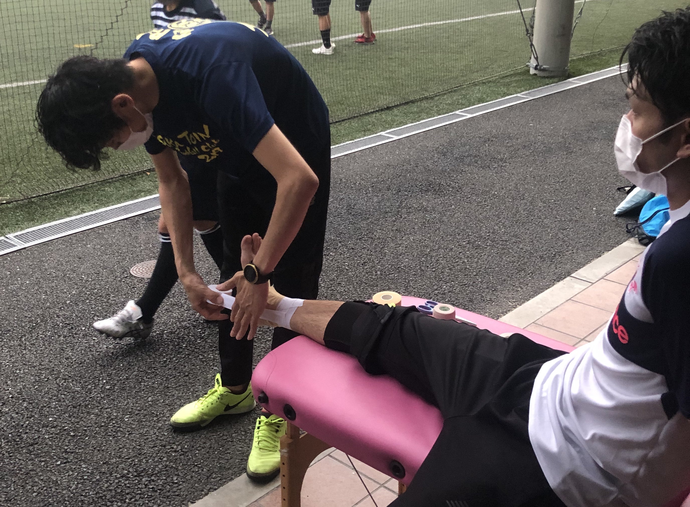 大阪桐蔭高校女子サッカー部の選手たちに テーピング講義を行いました 平沢整骨院のオフィシャルブログ