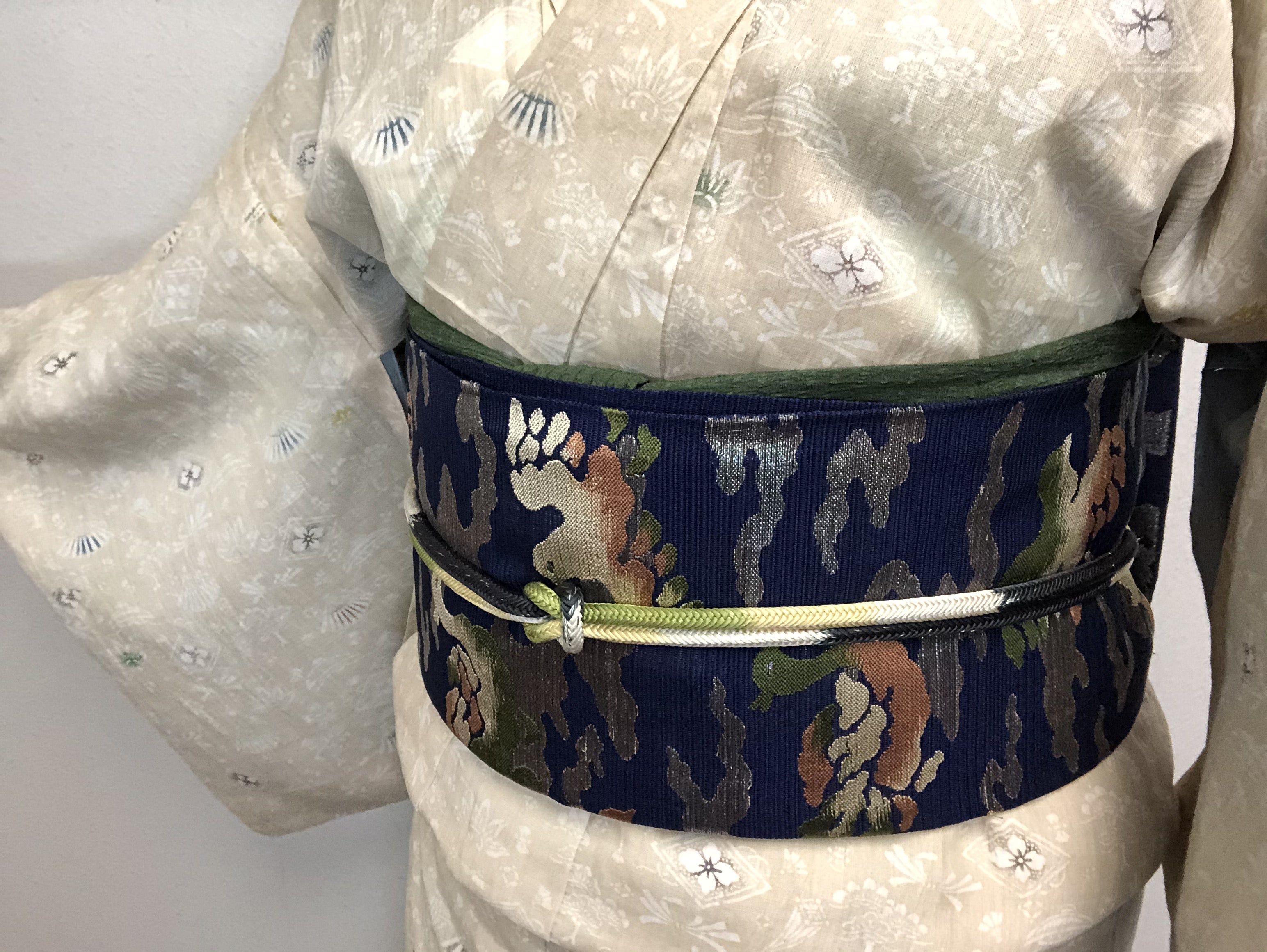 金糸系帯も普段着に!光沢系帯と、小千谷縮の着物コーデ。 | 京都