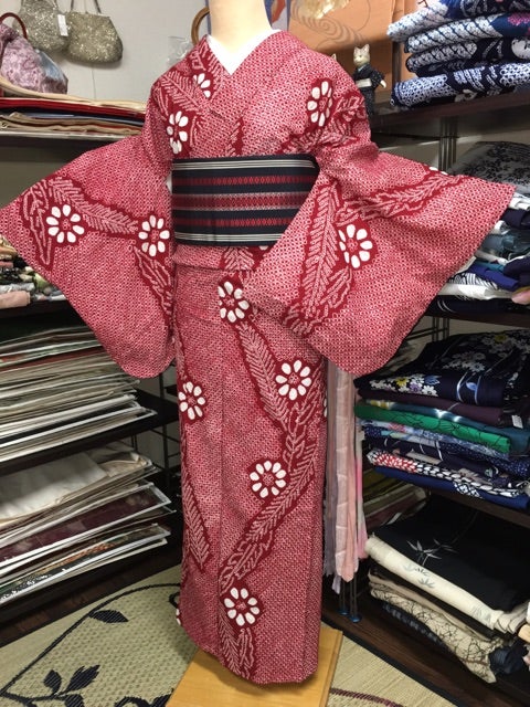 珍しい赤一色の有松絞り浴衣 | 高円寺のアンティーク、リサイクル着物 