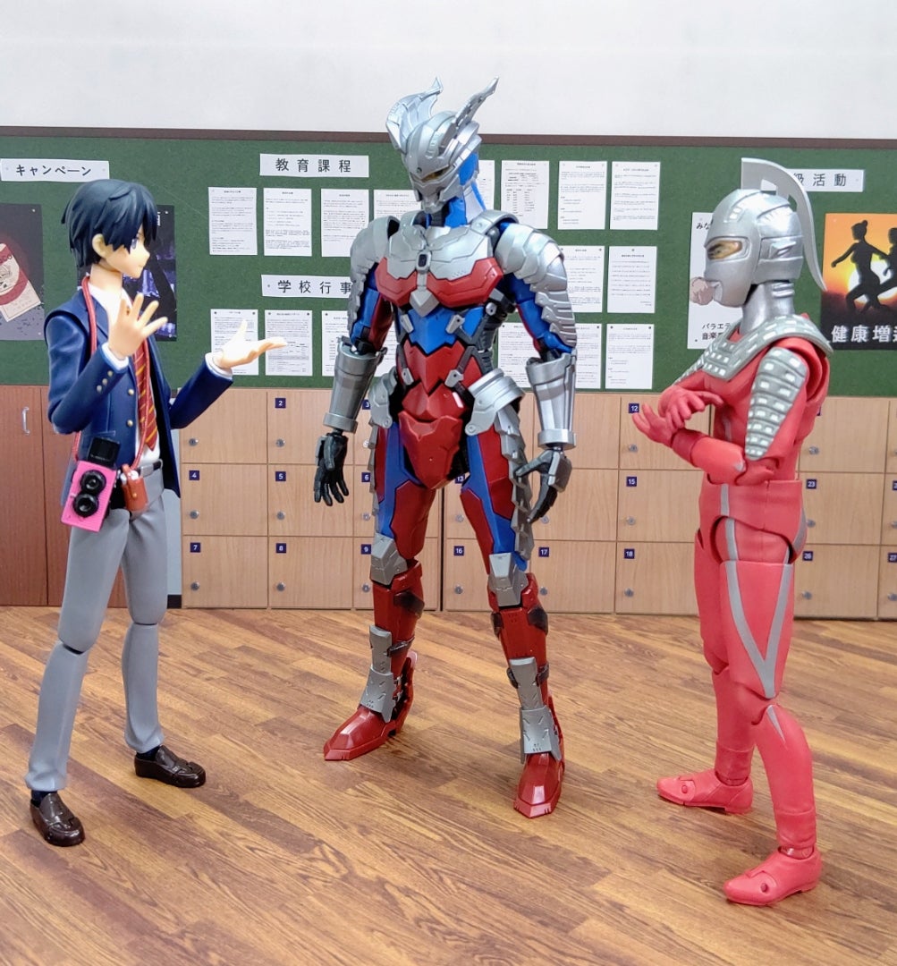 ULTRAMAN SUIT ZEROをセブンに見てもらう カナレッドのスーパー