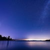 ネオワイズ彗星と天の川の画像