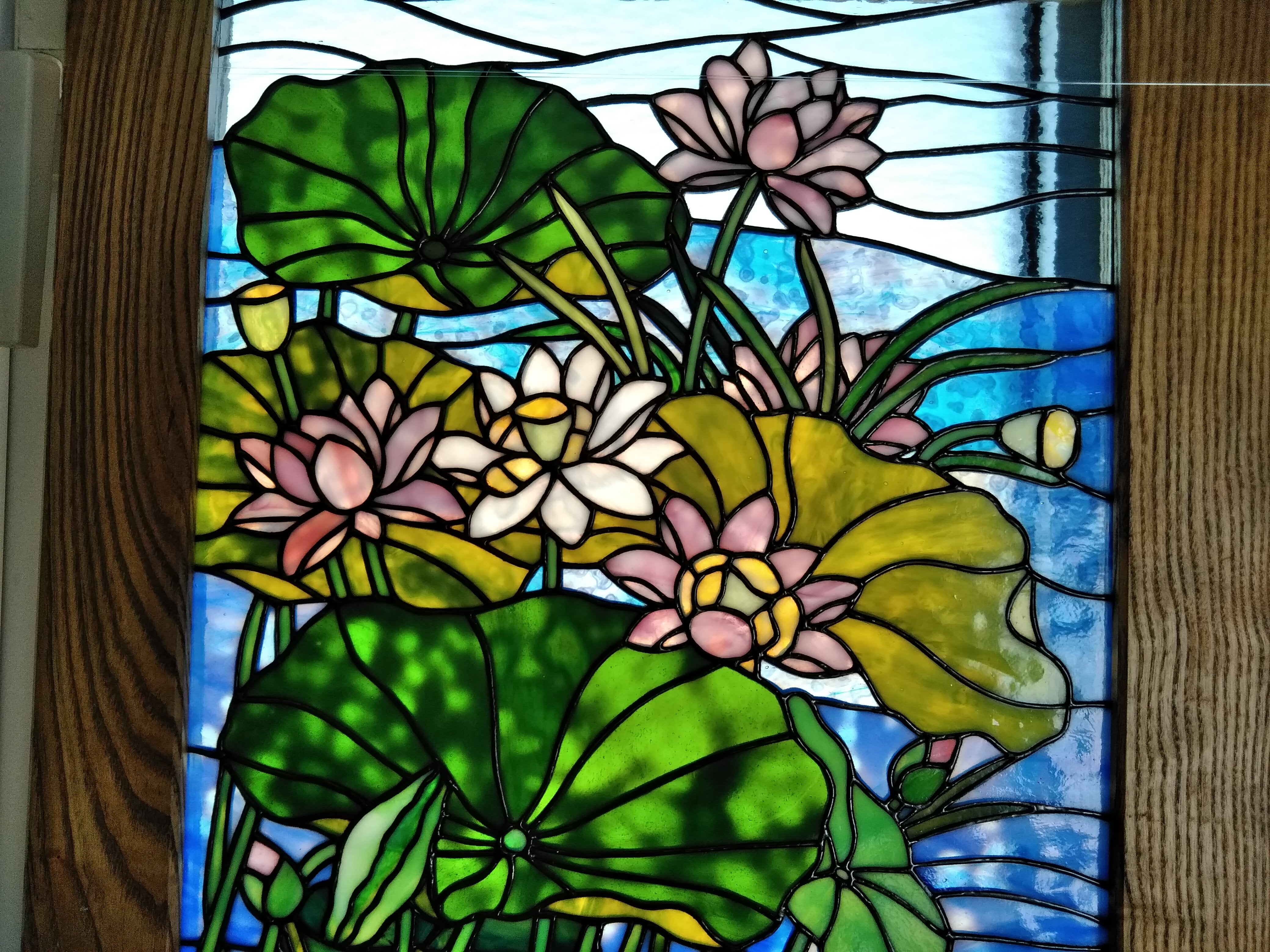 ステンドグラス：蓮の花のパネル完成 | 幸せのかけら～煌きの中で