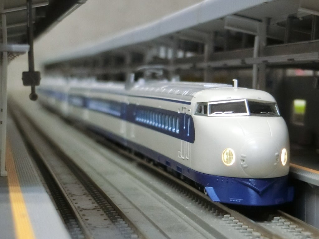 豪華 新幹線模型 シルバー - 鉄道 - www.smithsfalls.ca