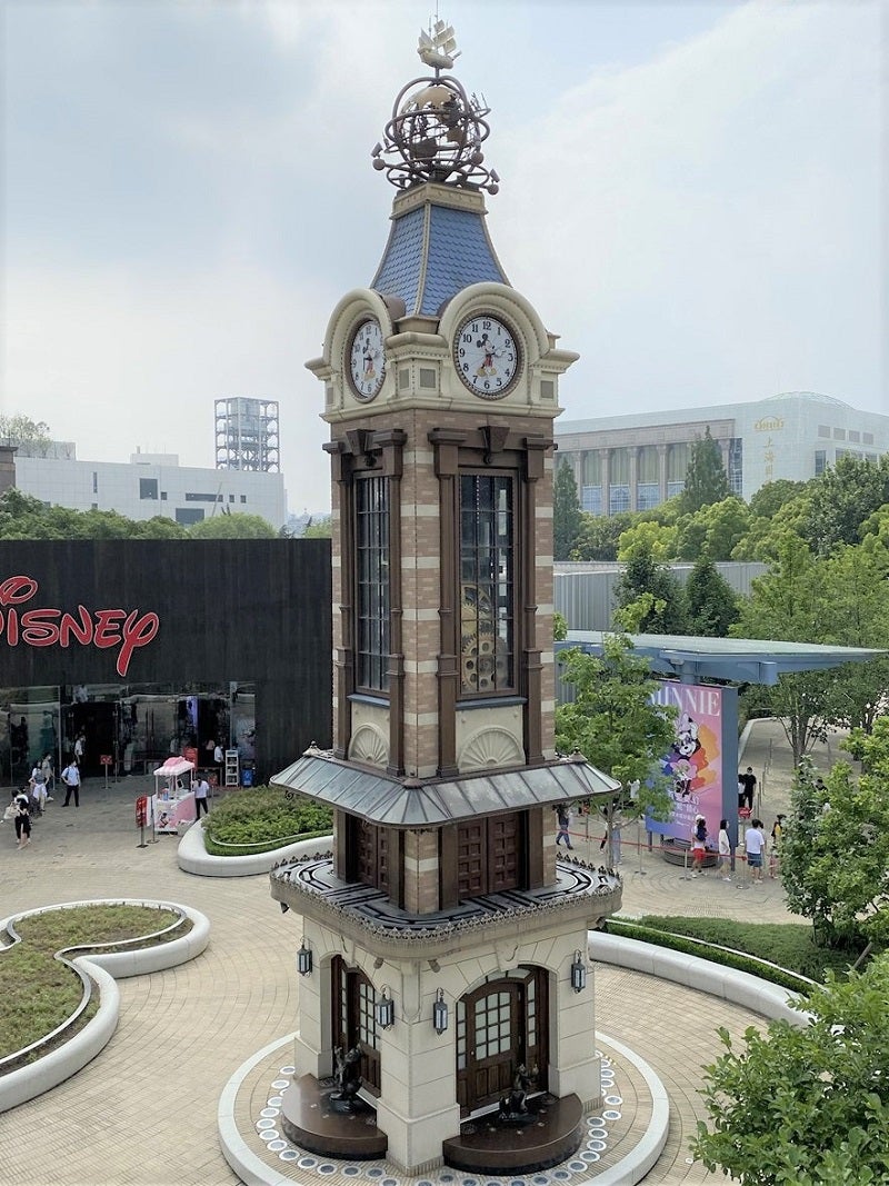 最大ディズニー時計台「ミッキーが時計になって」夜も美しい上海