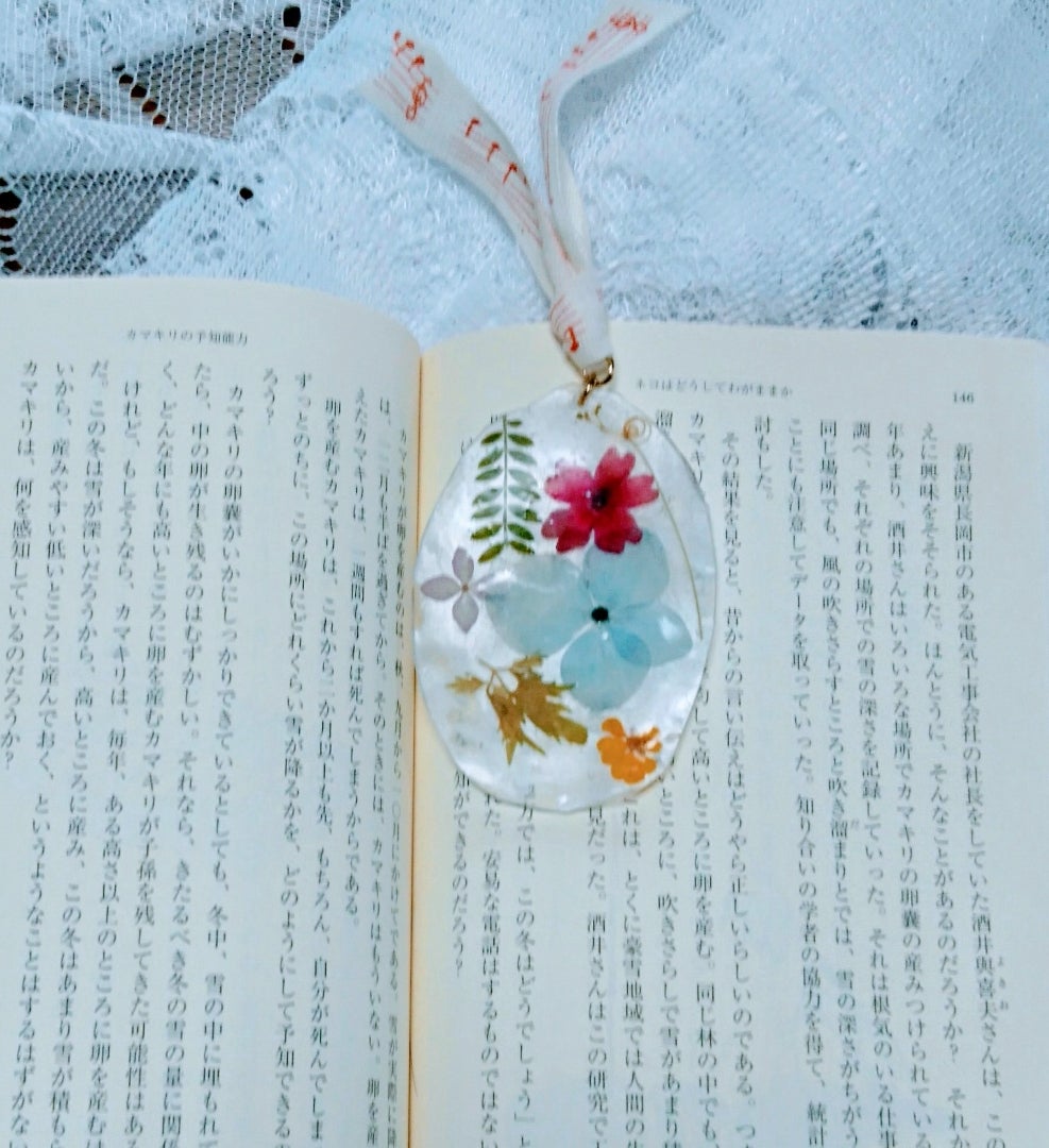 レジン猫とお花のブックマーカー(しおり)栞