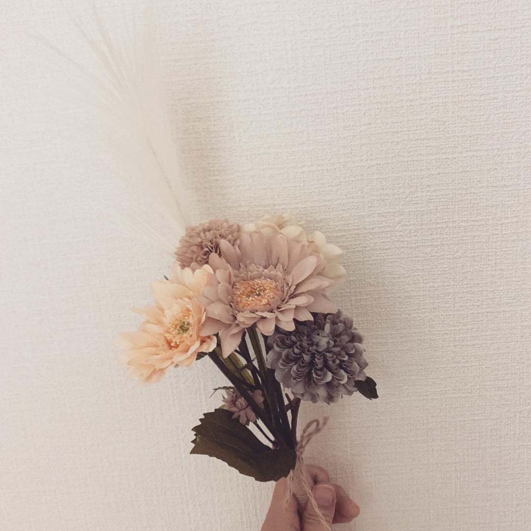 セリア縛り 可愛すぎるドライフラワー風造花ブーケ Hnbn Krrnのブログ