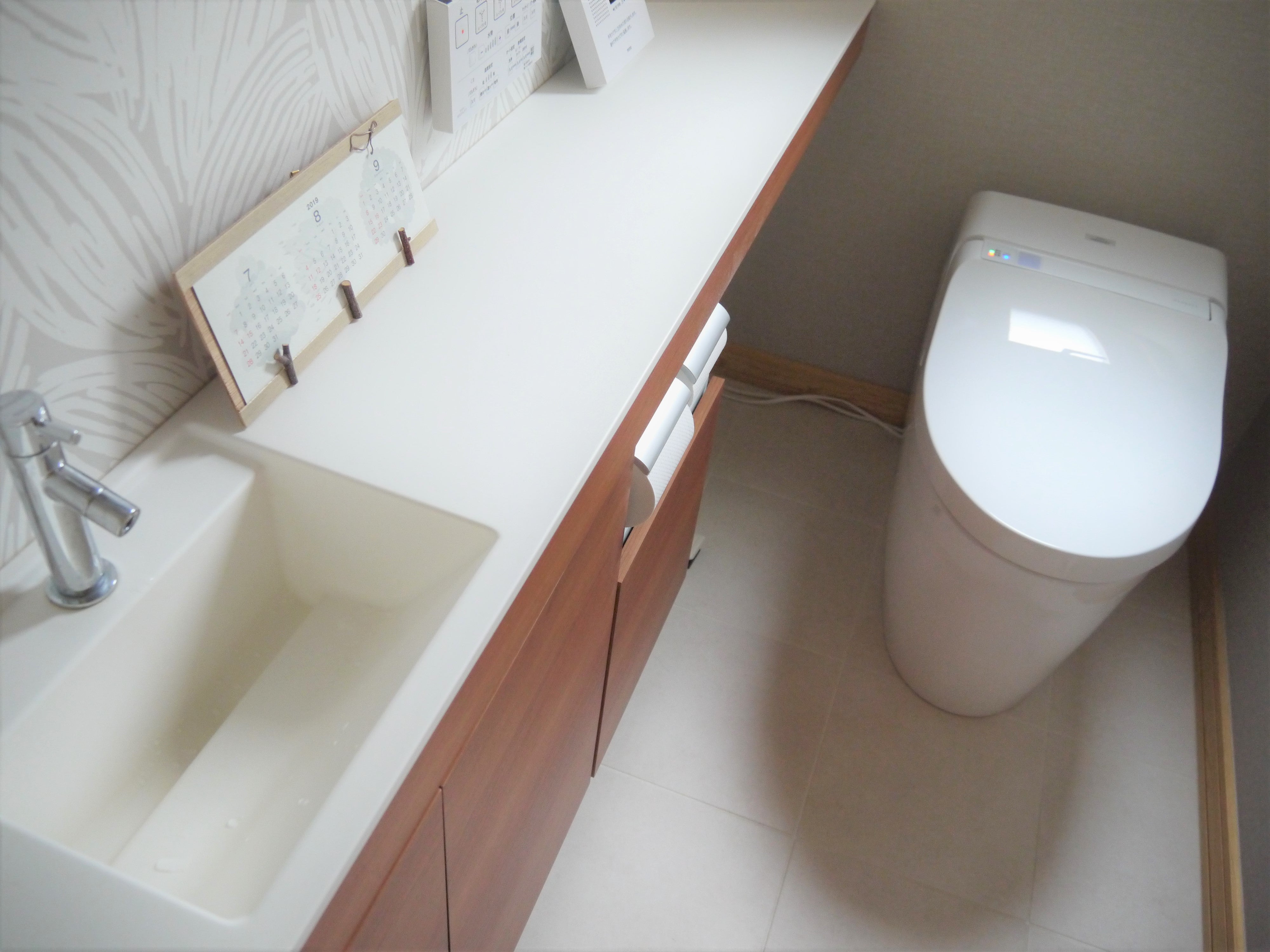 トイレに白い床材を採用した結果 ワーママ ︎インテリアコーディネーター 家づくりと暮らしのブログ