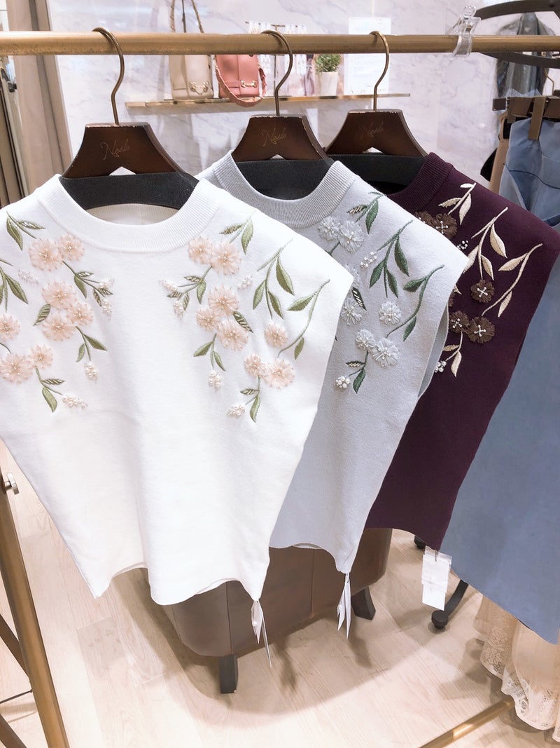 ♡3Dフラワー刺繍ニット×オータムカラースエードスカート♡ | Noela 名古屋パルコ店