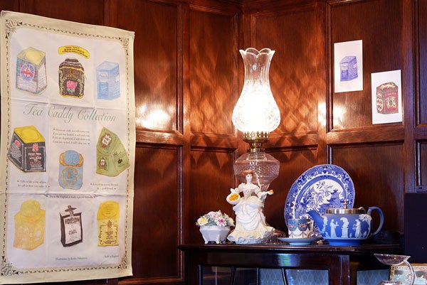 ティータオルを壁に飾る 便利アイテム | ChaTea 紅茶教室 公式ブログ
