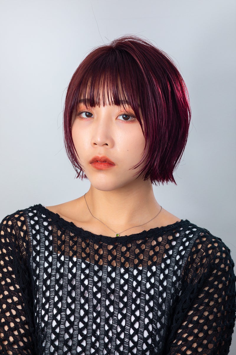 [韓国ヘアスタイル] ビビッドなレッドカラーのレイヤーボブ단발머리ヘアスタイル 韓国美容室 韓国ソウルの美容室