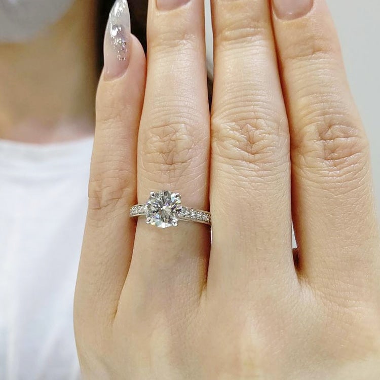 1.5カラットの婚約指輪の着画像いただきました! | ダイヤモンド輸入卸 
