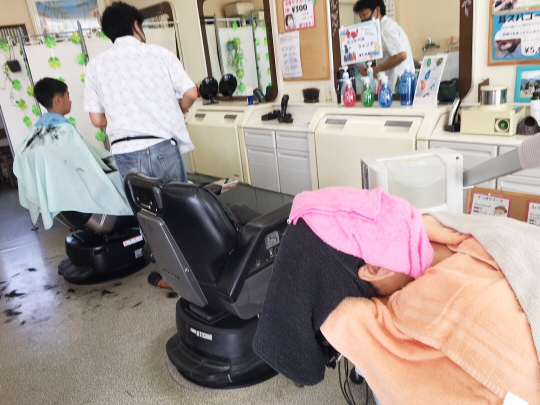 親子(母.息子)で床屋タイム♪ 新潟市南区 ヘアサロンタケダ 女性理容師 やっちんのブログ