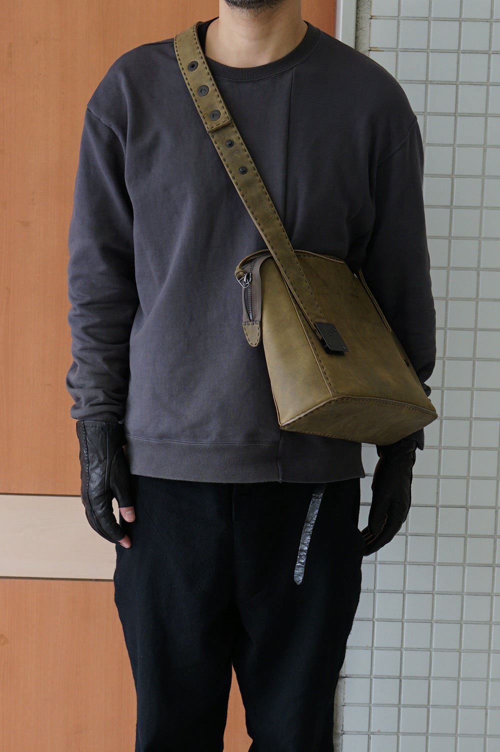DEVOA ショルダーバッグ ic.sch.id