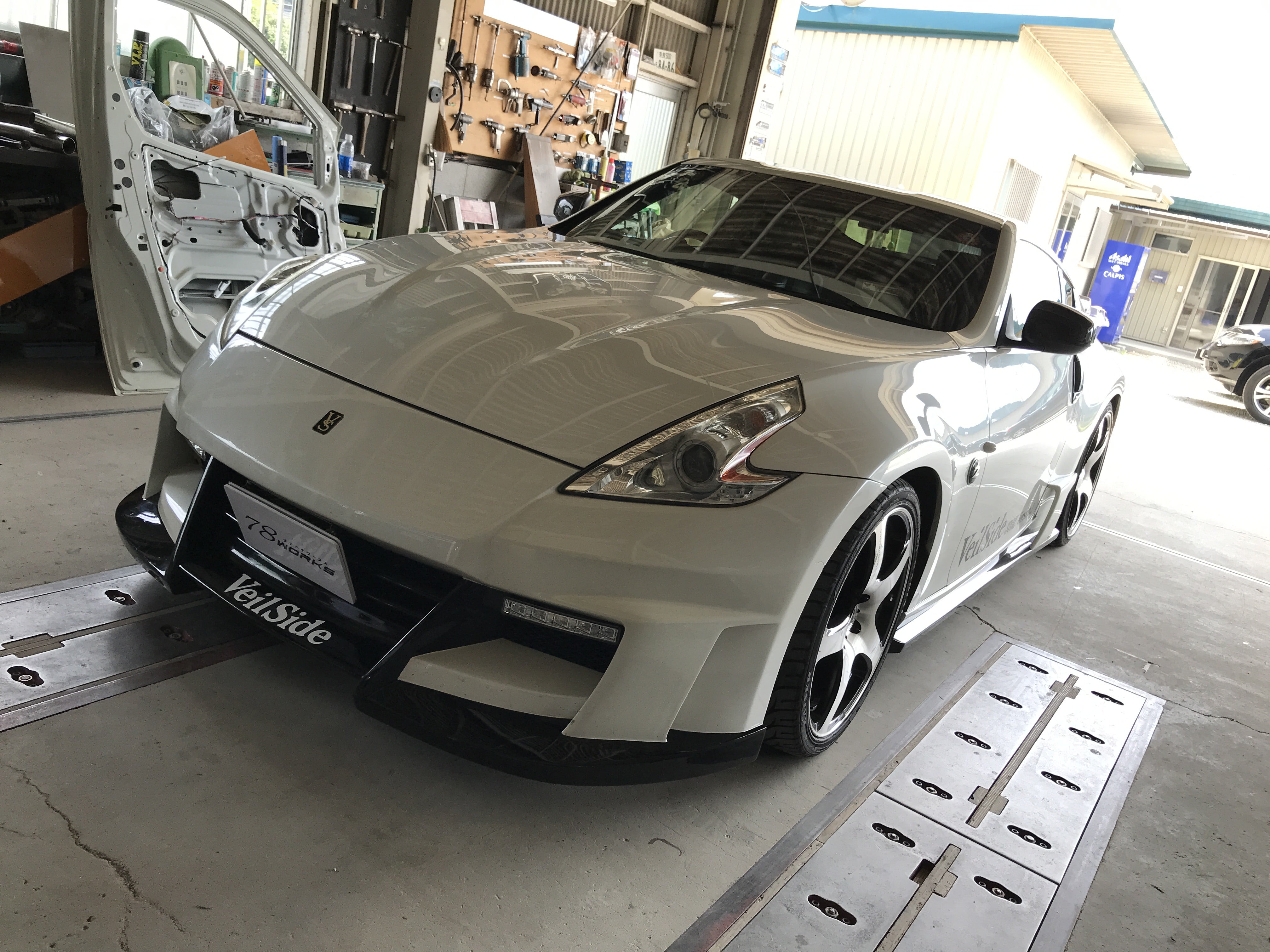 Z34 フェアレディZ LEDヘッドライト取付け交換させてもらいまし Z34 フェアレディZ LEDヘッドライト取付け交換させてもらいまし