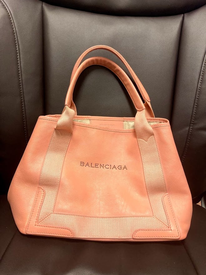 バレンシアガのバッグとコーデ | ミドフォーRikakoの晩婚日記