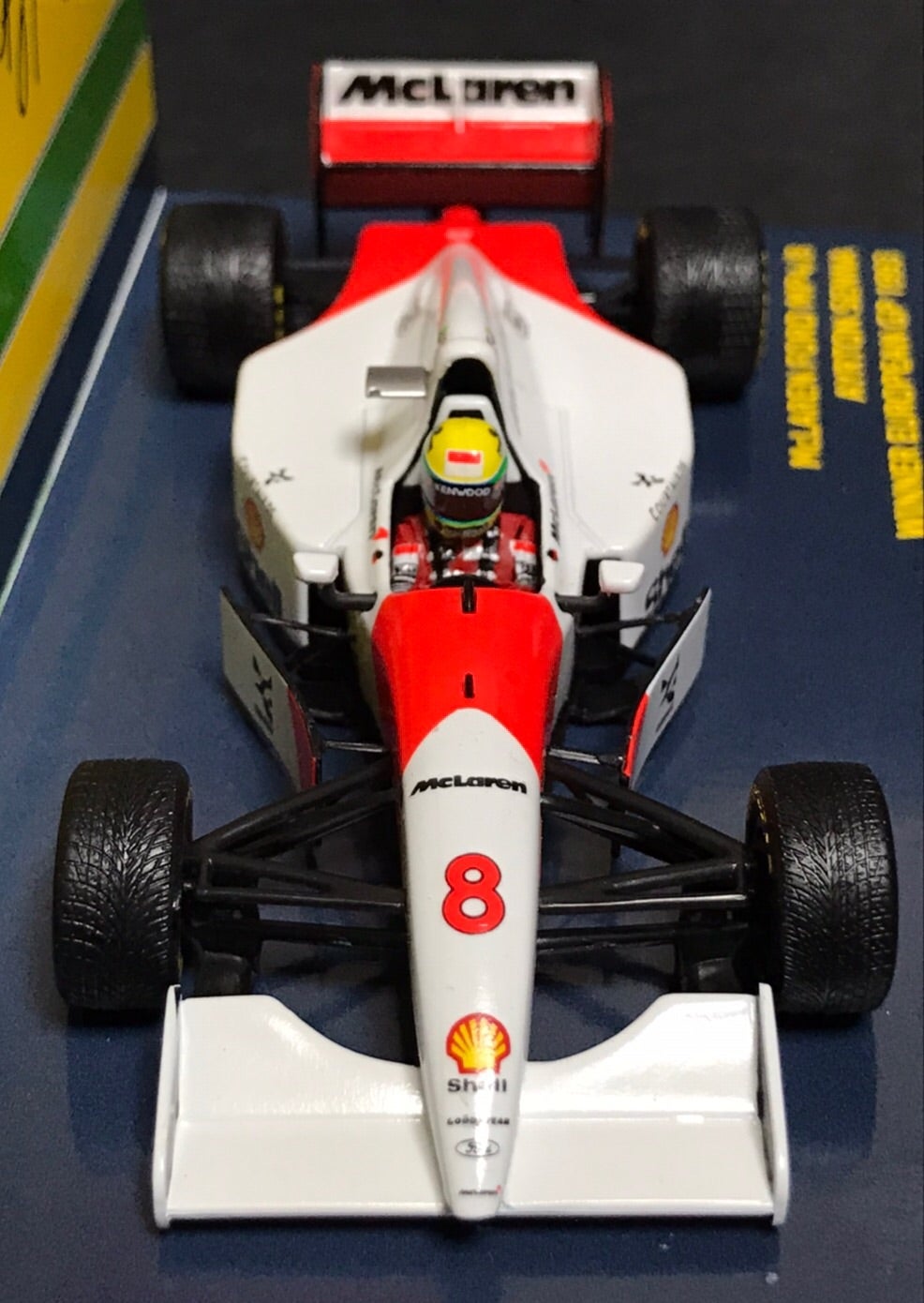 1993 ヨーロッパGP 優勝 【MP4/8 #8】A.セナ | エイトプリンのミニカー
