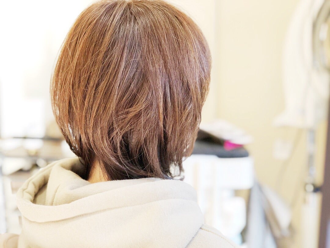 長い髪でもパーカーを可愛く着る 脱 ストレートパーマで髪を傷めず広がるクセをヘアリセッターで決まる髪を作る神奈川県綾瀬市美容室クッカヘアー