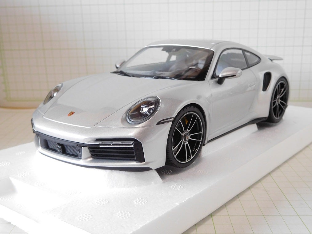 ポルシェ特注1/18 ポルシェ 911（922）ターボS 2020 | ミニカーで