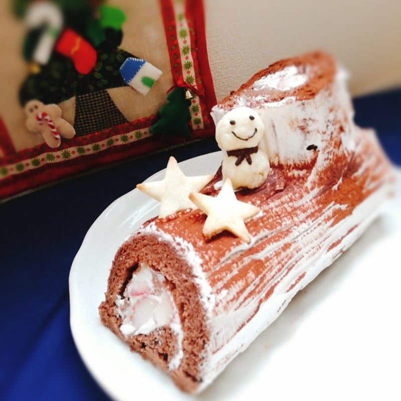 クリスマスケーキ ダイソーのステンレスバットでつくる ココアと苺のブッシュドノエル こどもと食べるゆるーいてづくりおやつ