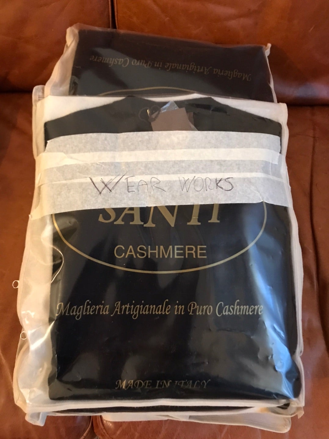 世界でwear worksのみの取り扱い！SANTI CASHMERE のカシミアストール