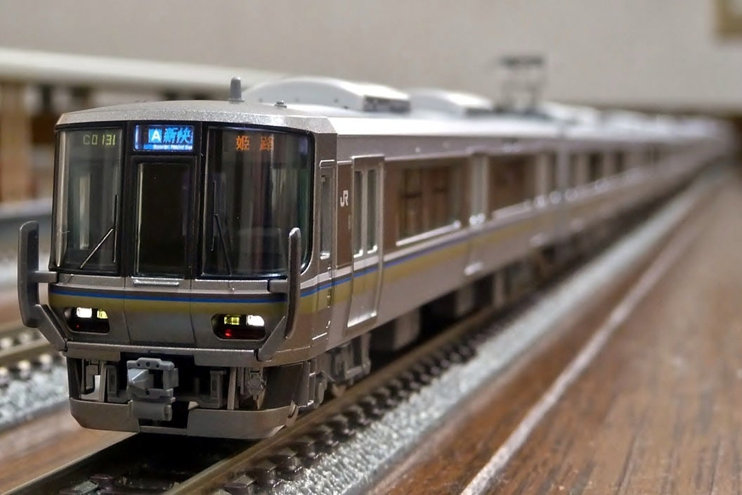 TOMIX JR 223-2000系 近郊電車 (新快速)基本＆増結セット入線 