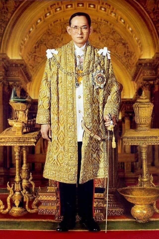 タイ前国王 ラーマ9世」新年は国王からスタート | タイのお寺 時々 プラクルアンと Cafe