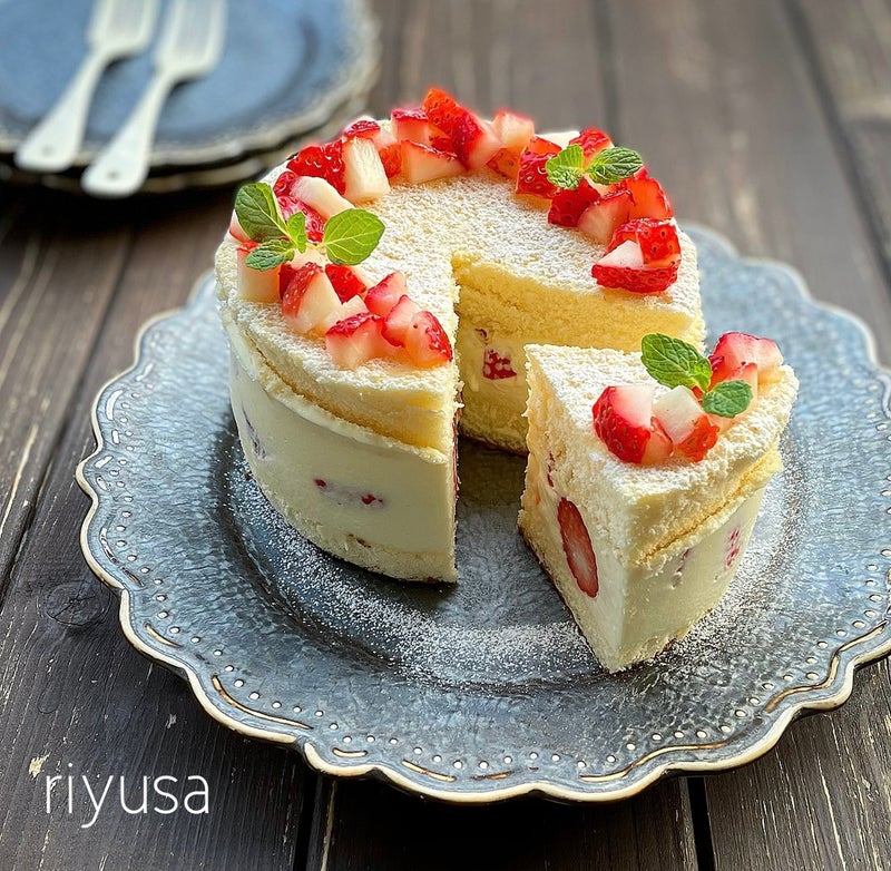市販のスポンジケーキが活躍 苺のサンドチーズケーキ Riyusa日和 ザッパレシピで褒められおやつと時々おかず