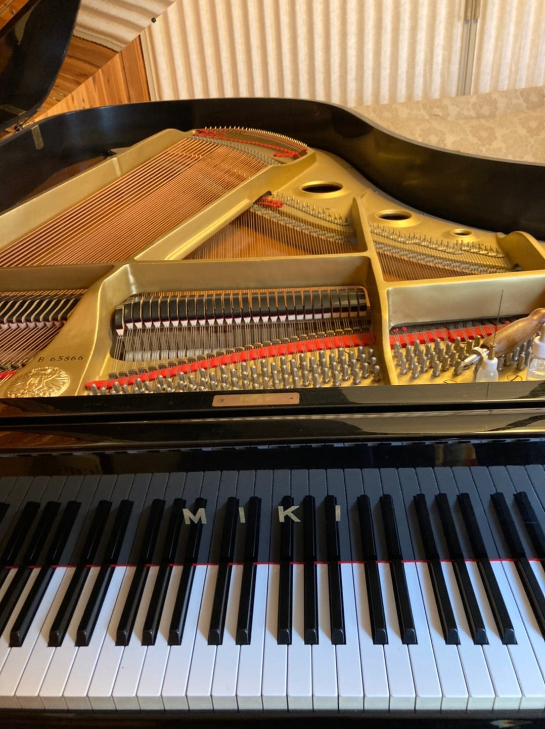 MIKIグランドピアノが2台 | Klavier craft のらりくらりブログ