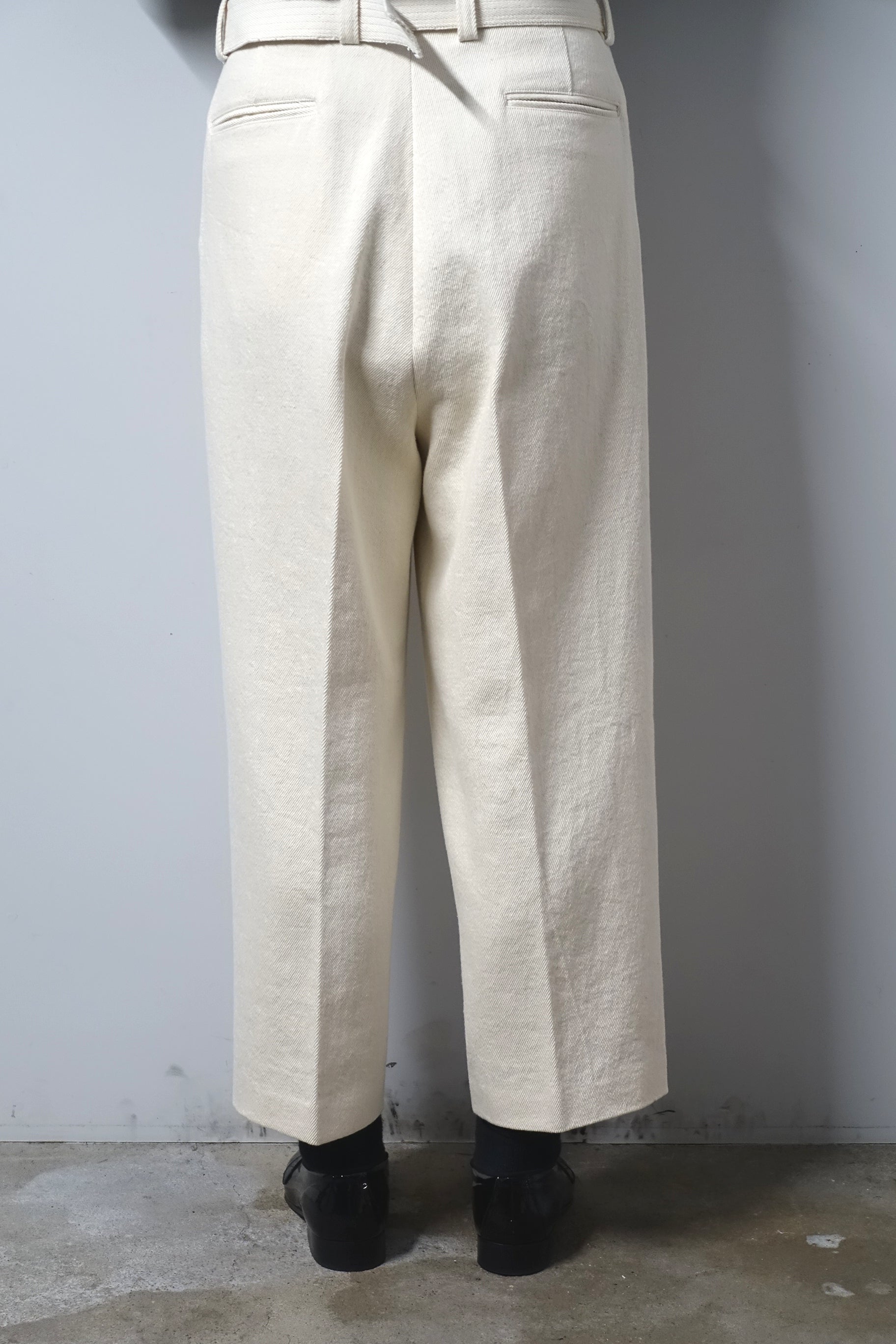 URU(ウル)/BELTED PANTS/Ivory 通販 取り扱い-CONCRETE RIVER