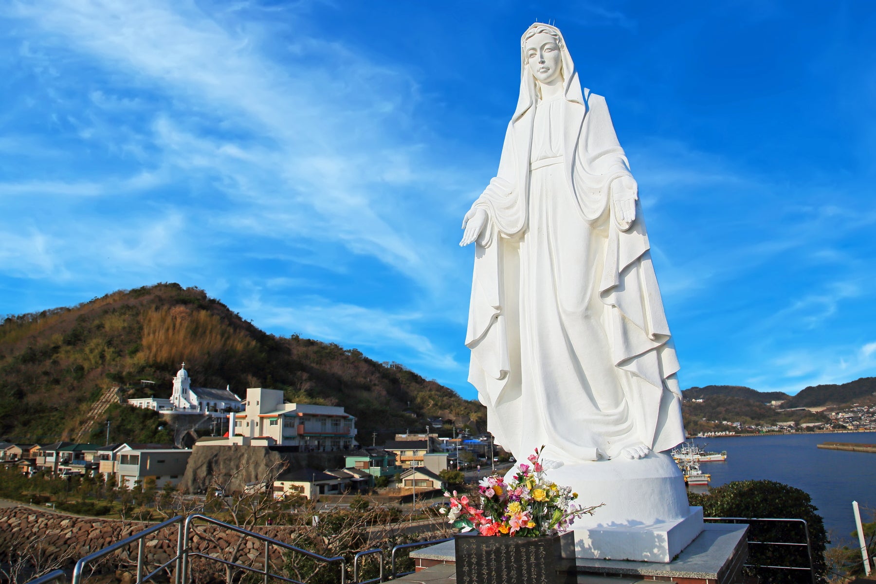 カトリック神ノ島教会と岬の聖母像 | match-33のブログ