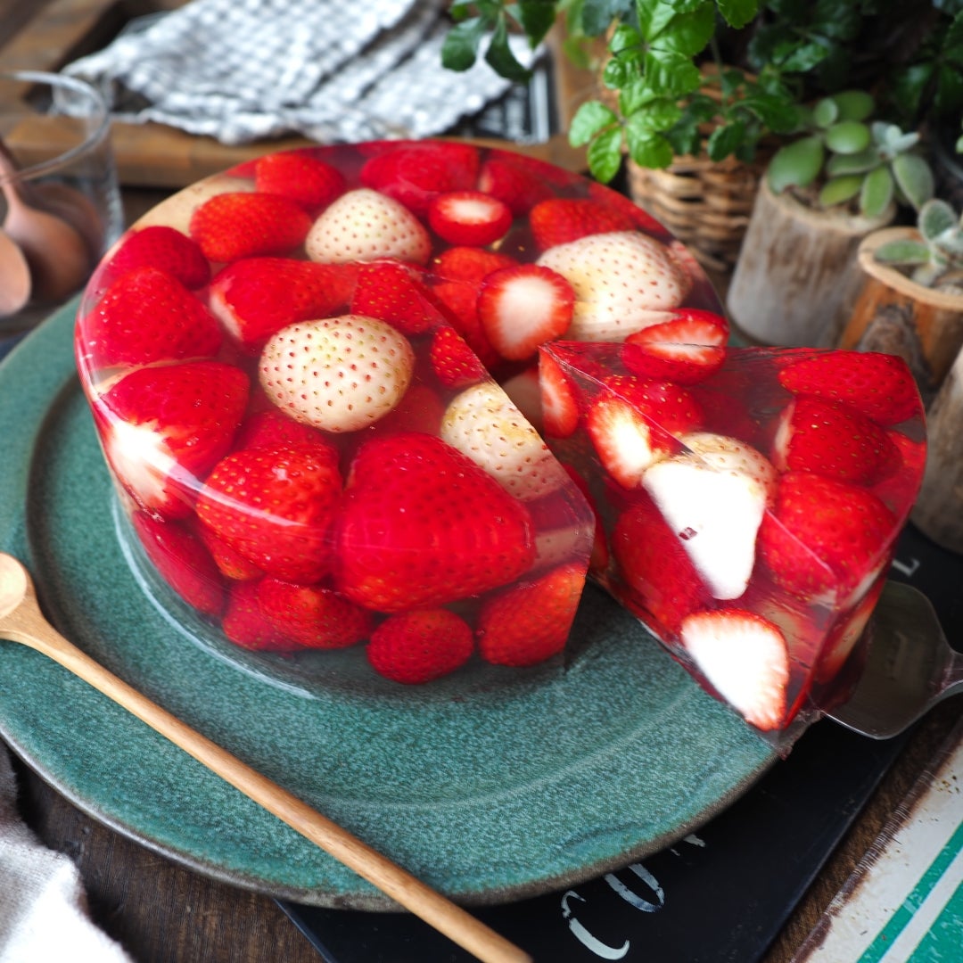 ゼリーケーキ色々❤️なんて贅沢♪紅白いちごのゼリーケーキ