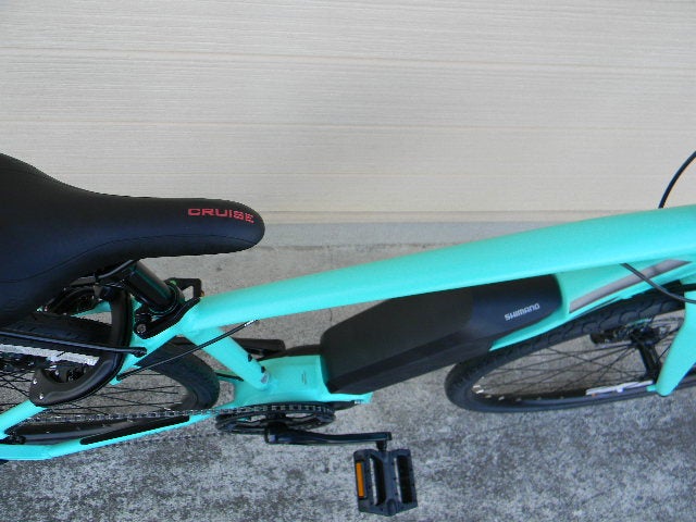 ミヤタの電動アシスト搭載のクロスバイク《クルーズ5080》です