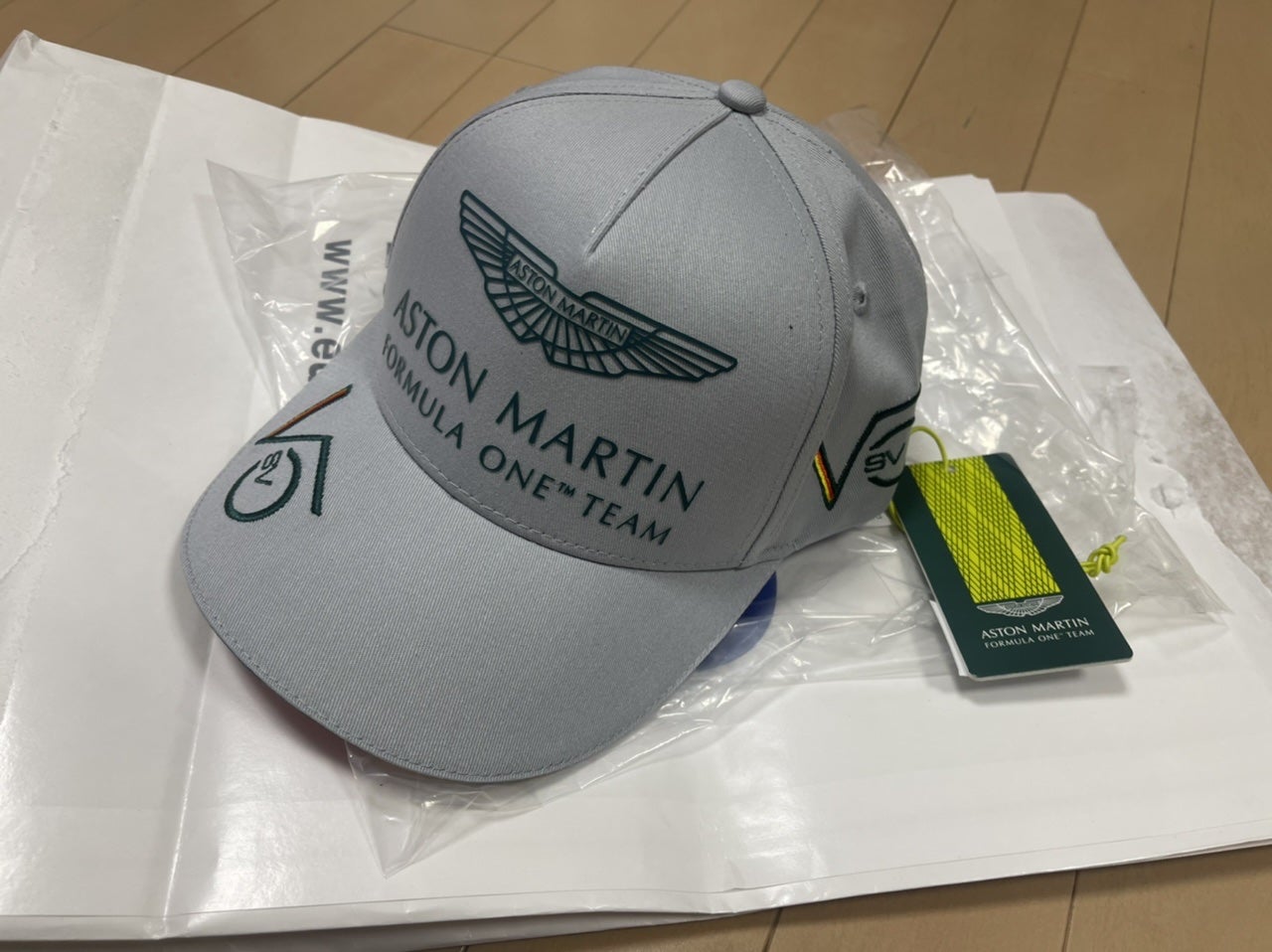 Yahoo!オークション - アストンマーティンF1 2022 S・ベッテル 