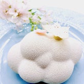 日本橋桜フェス、今年の目玉スイーツ「KUMOさくら」はピスタチオ＆桜、ベリーが絶妙ハーモニー♪のサムネイル画像
