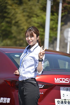 モデルさん いえ 指導員です 働く人 三島中央自動車学校 ウエデイング レポーターのココが好き