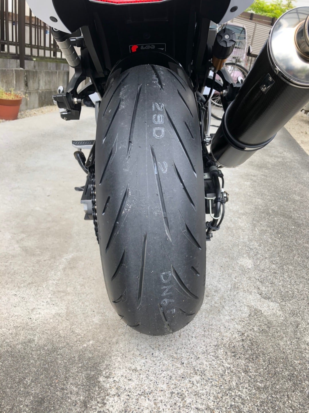 タイヤ交換した(°∀°)b | 『ZX-14Rで行きましょか~』じんじんのブログ タイヤ交換した(°∀°)b | 『ZX-14Rで行きましょか~』じんじんのブログ