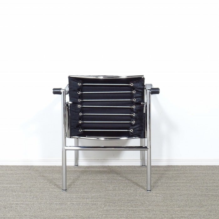 Cassina カッシーナ LC1 スリングチェア 仔牛毛皮・黒 入荷しました 