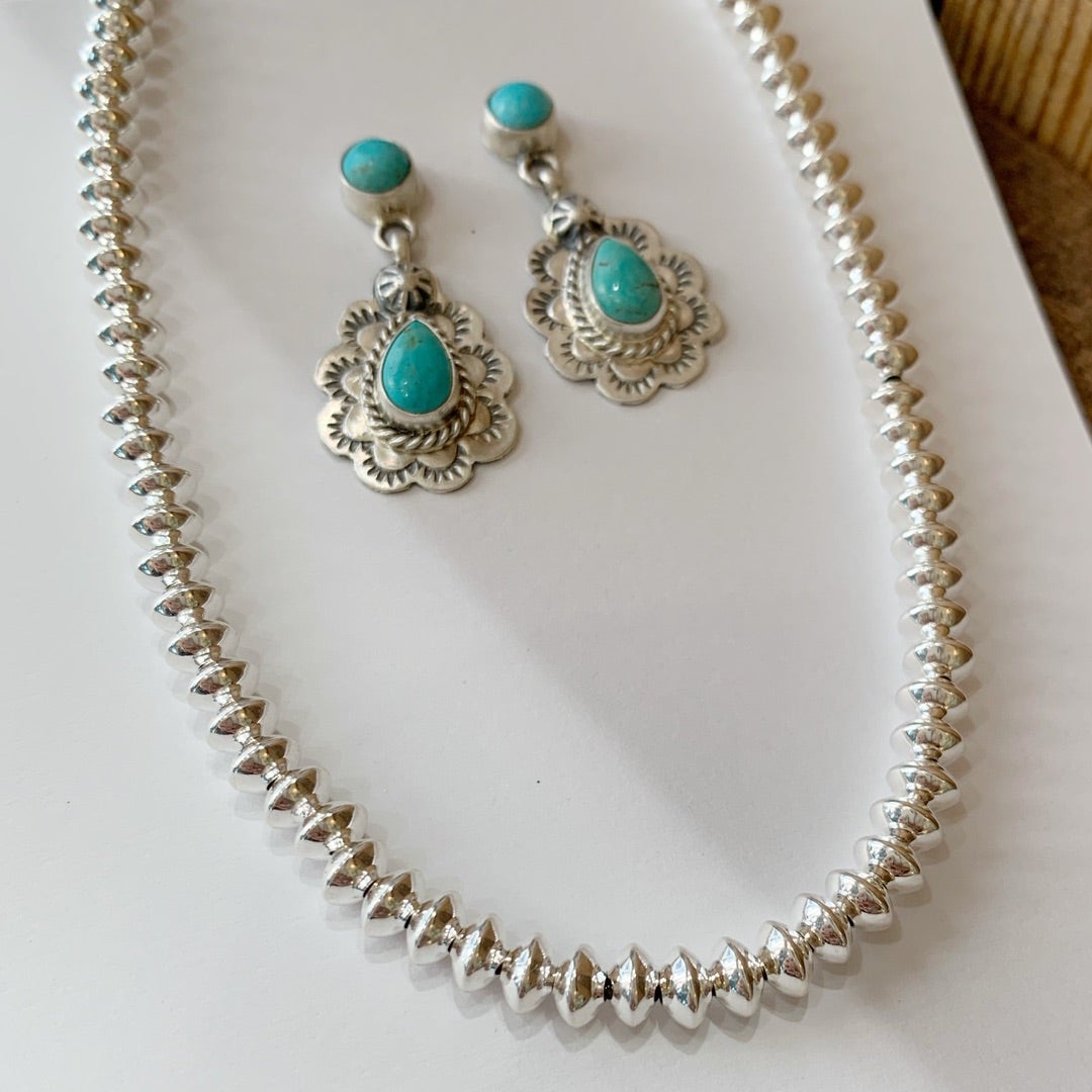 《Indian Jewelry》ターコイズピアスと ナバホパール ソロバン玉 