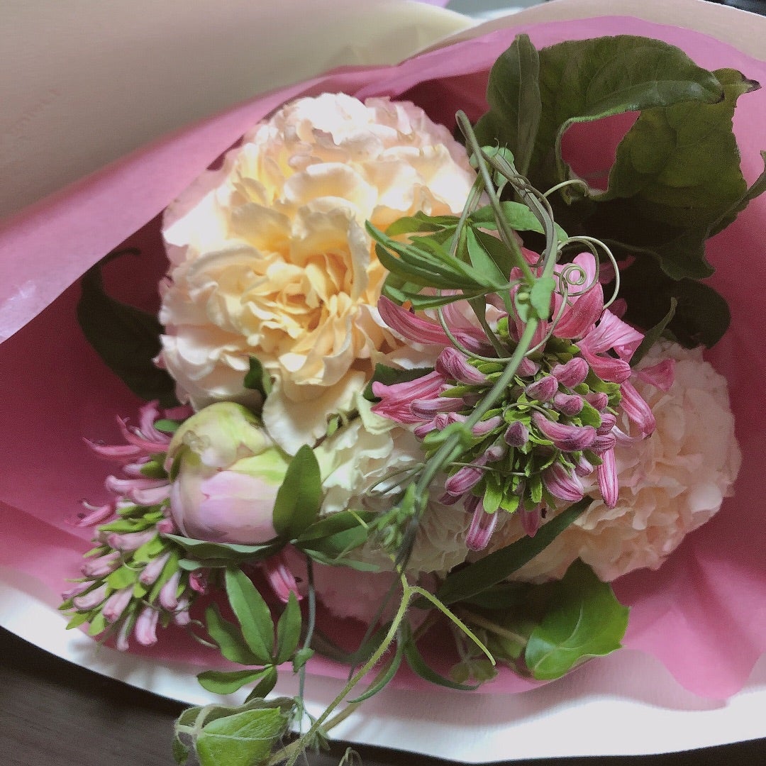 母の日に、花束の記事画像
